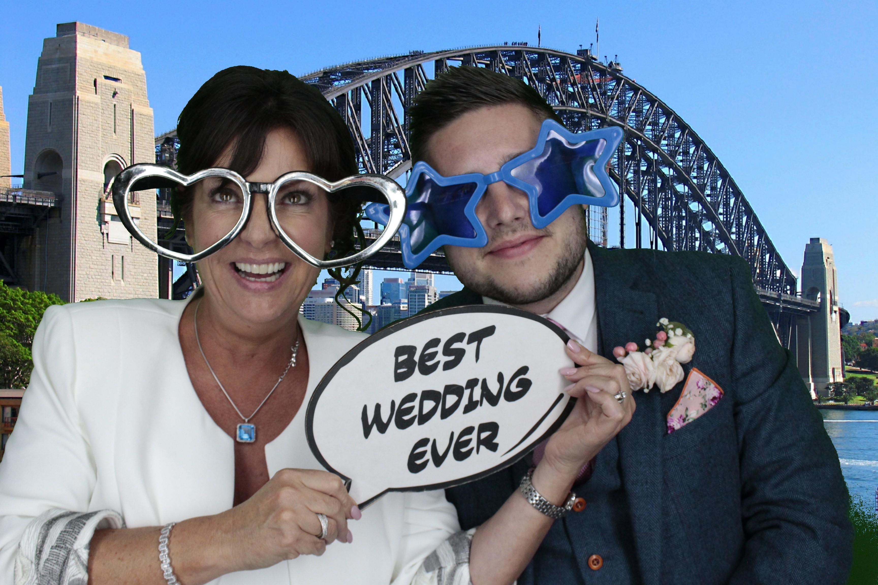 Mr & Mrs Bowles | View more photos from the event at gallery.myphotoboothexperience.co.uk/u/MyPhotoBoothExperienceLtd/Mr-Mrs-Bowles